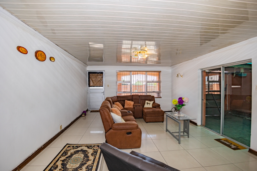 4 Bedroom Property for Sale in Bishop Lavis Western Cape